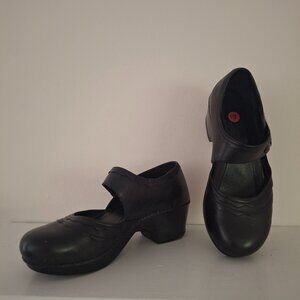 Size 42 M  (US Sizec10-11) Dansko Black Leather Mary Jane